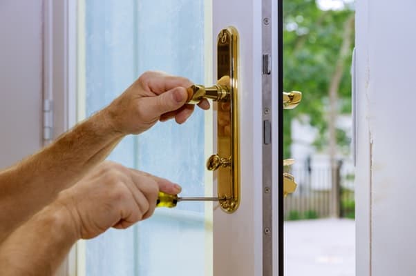 Mailbox Lock Installation in Los Angeles